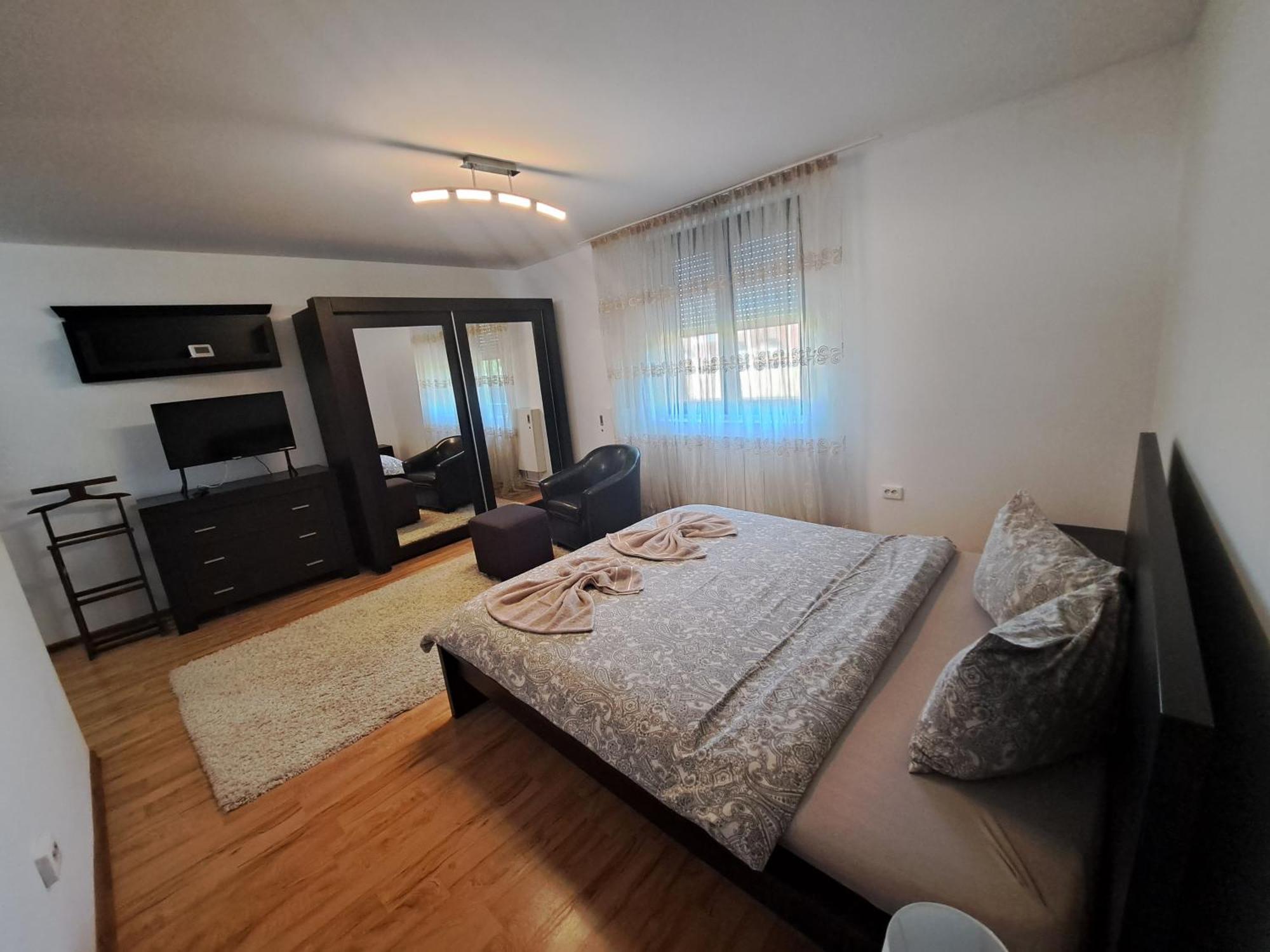 Penthouse Daniela - 3 Rooms In A Spacious Central Apartment Târgu-Mureş Esterno foto